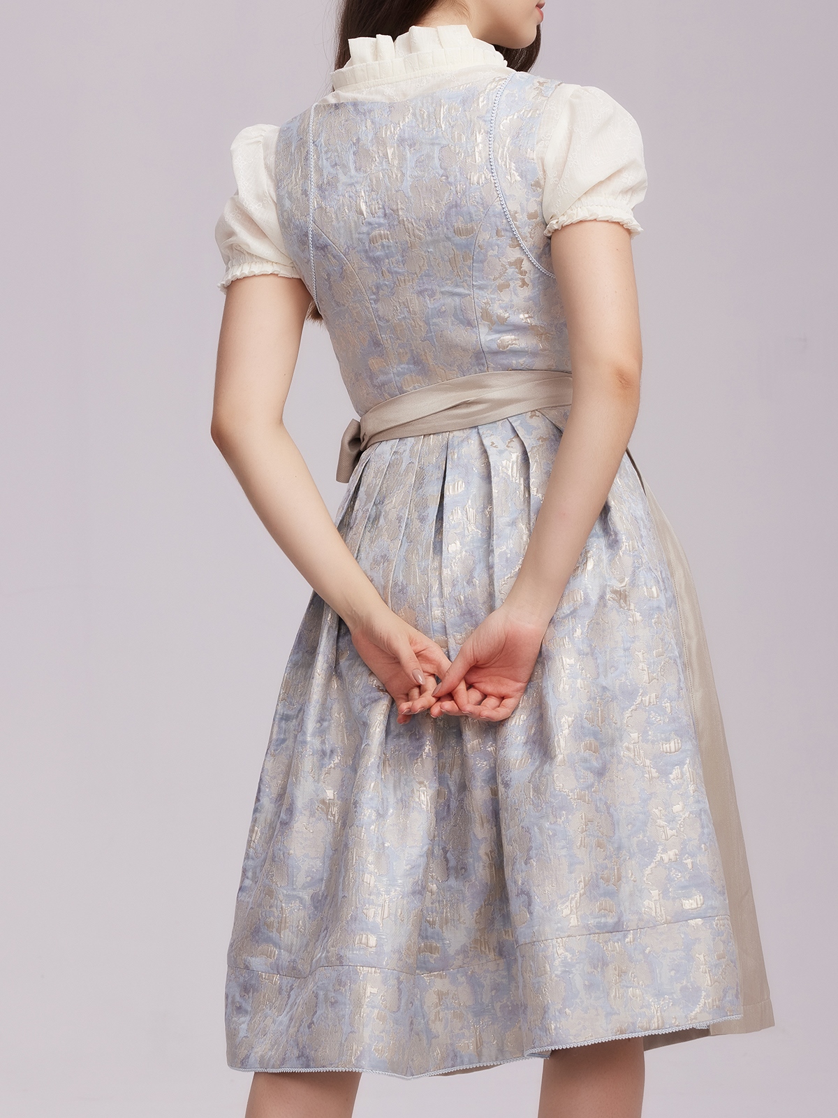 Modernes Dirndl in Blau