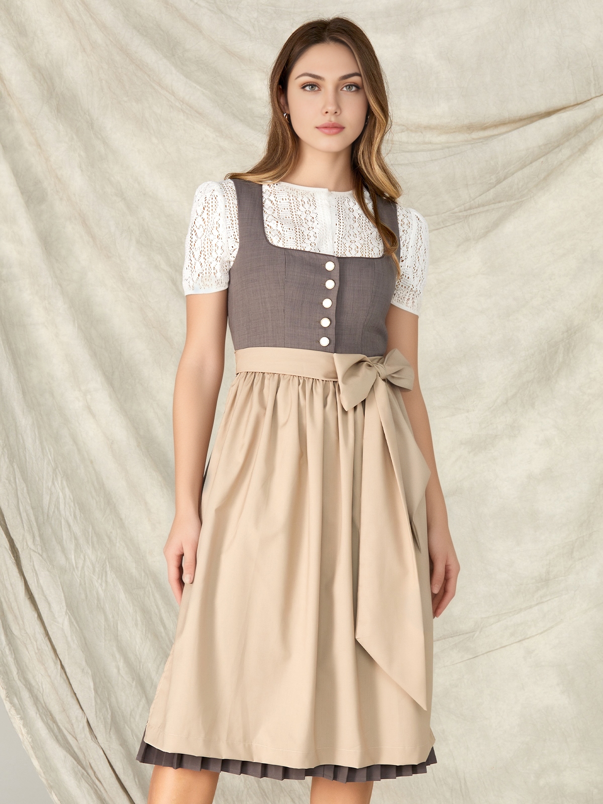 Dirndl Grün in Grau