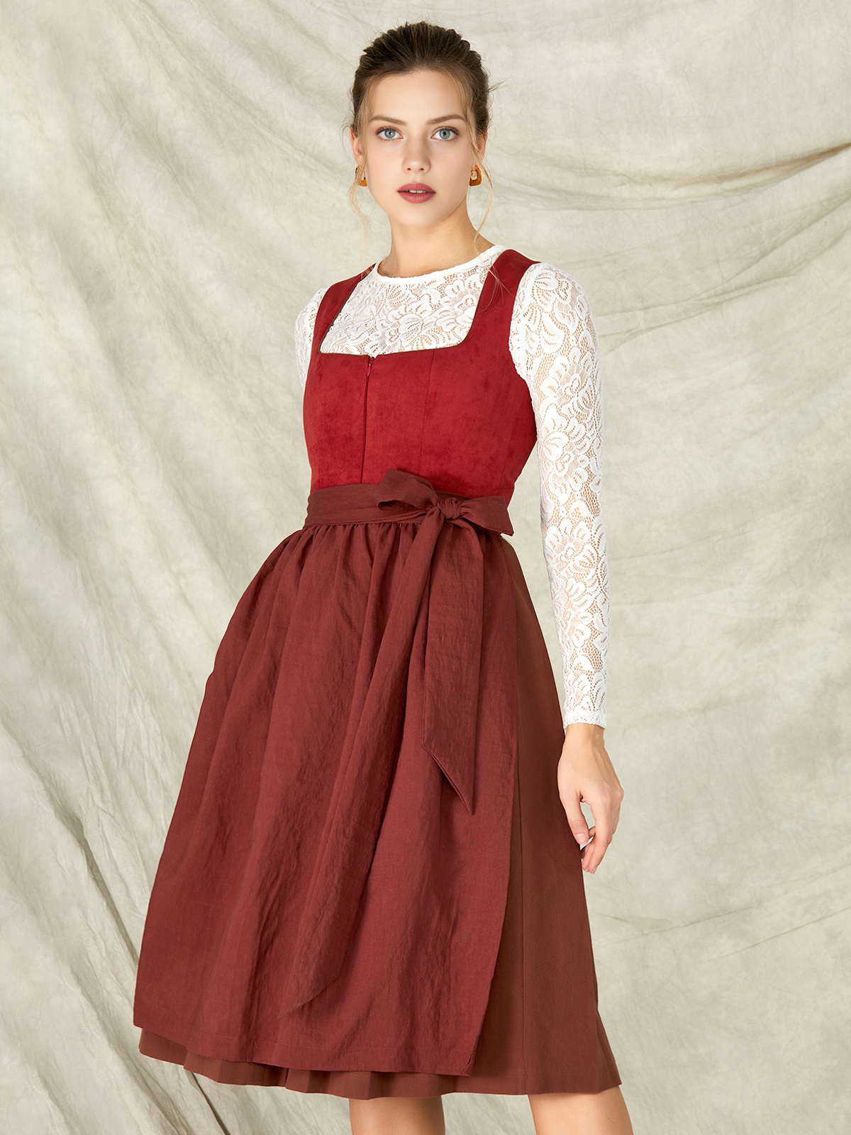 Dirndl Rosa Samt – Eleganz in Perfektion