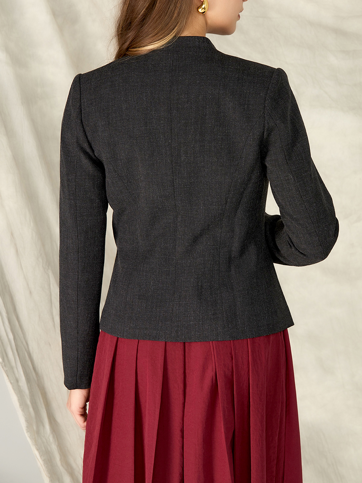 Dirndl Bluse hochgeschlossen in Schwarz