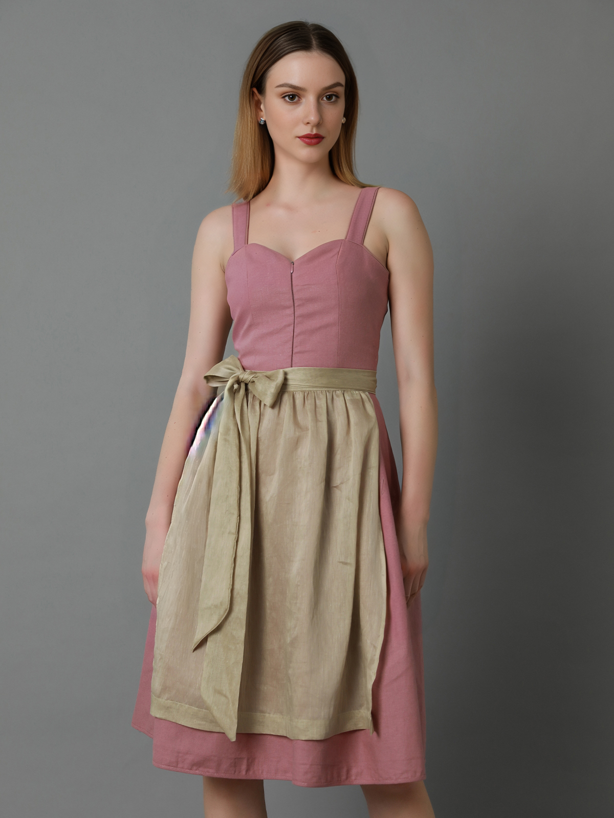 Blaues Samt-Dirndl mit rosa Blumenmuster