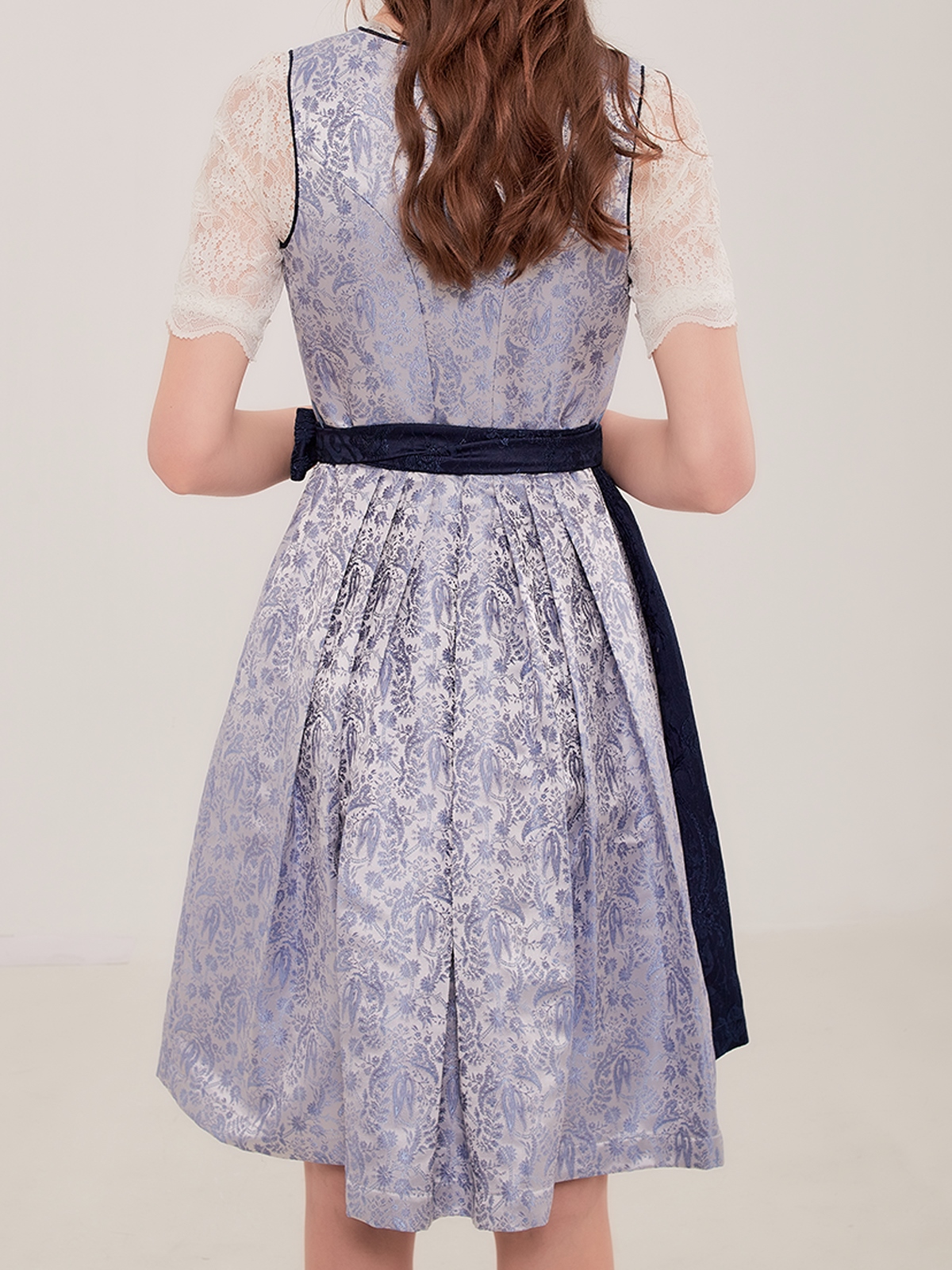 Dirndl Samt Dunkelblau – Eleganz in Perfektion