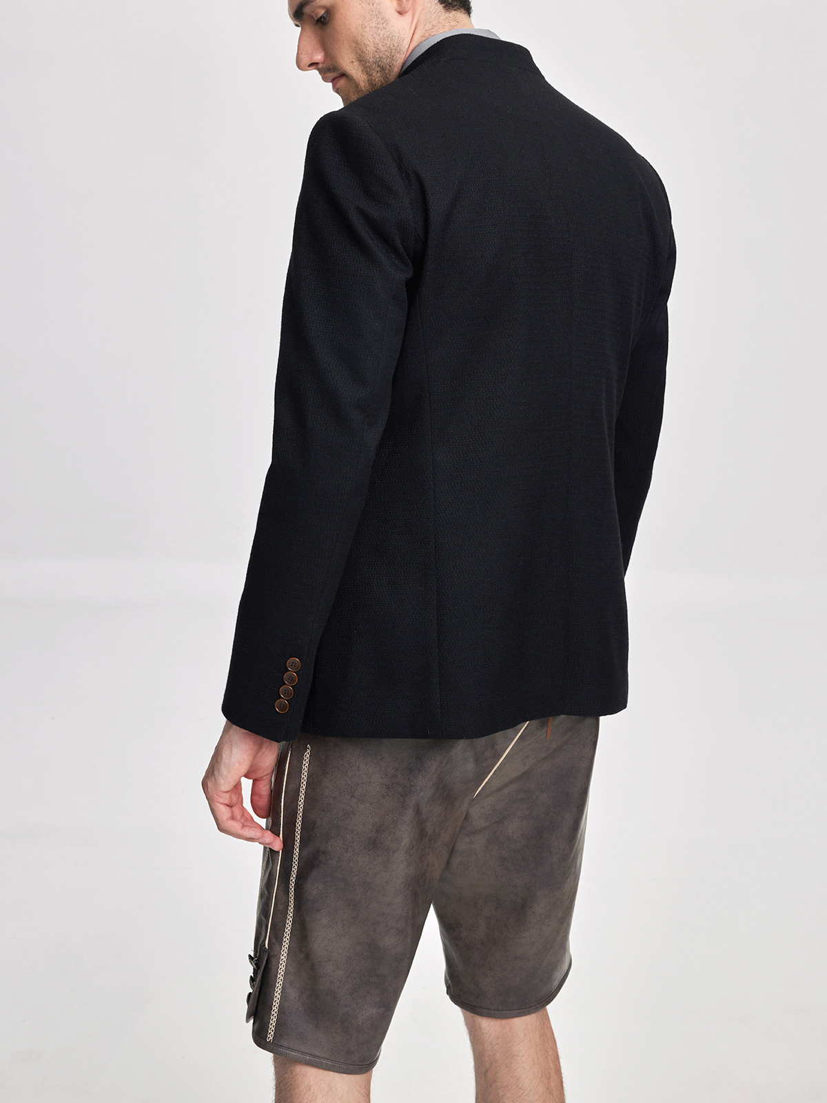 Dunkelblaues Herrenhemd in eleganter Ausführung