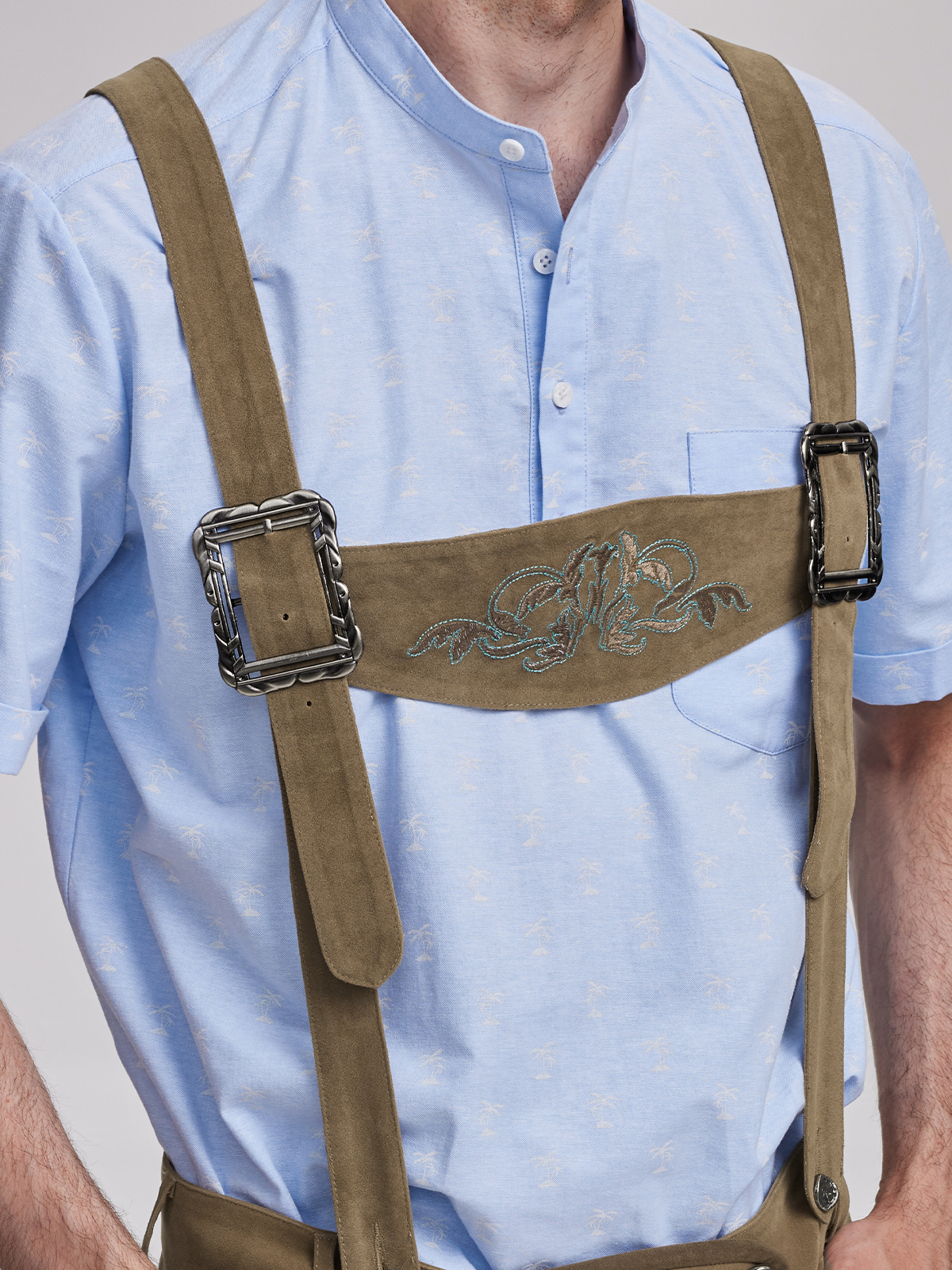 Trachtenmode in Braun