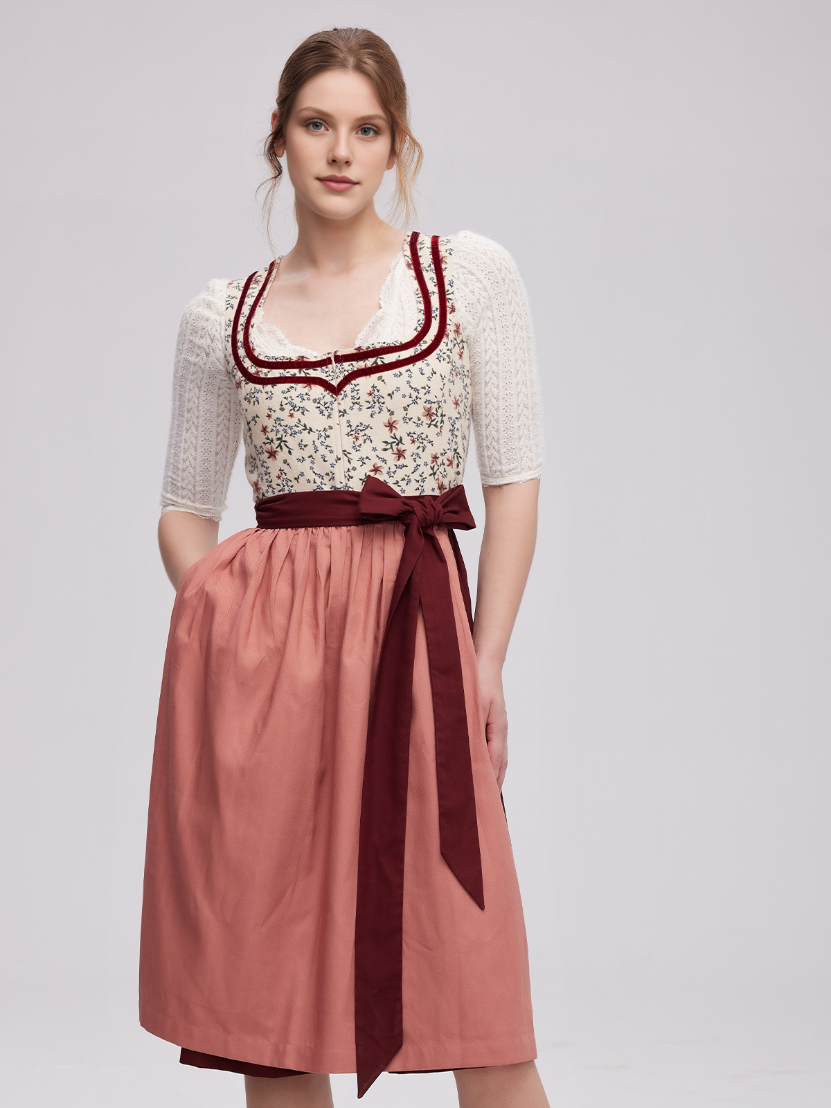 Dirndl in Rot – stilvoll und traditionell