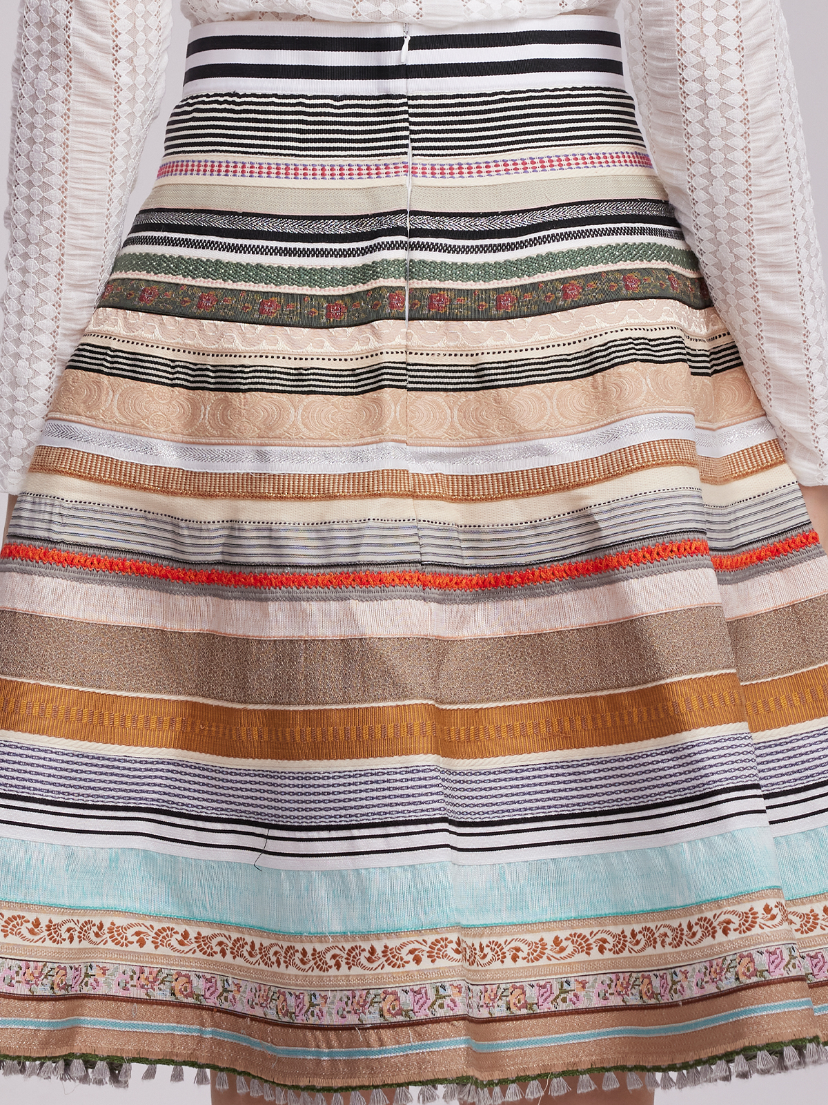 Moderne Dirndl in Gelb